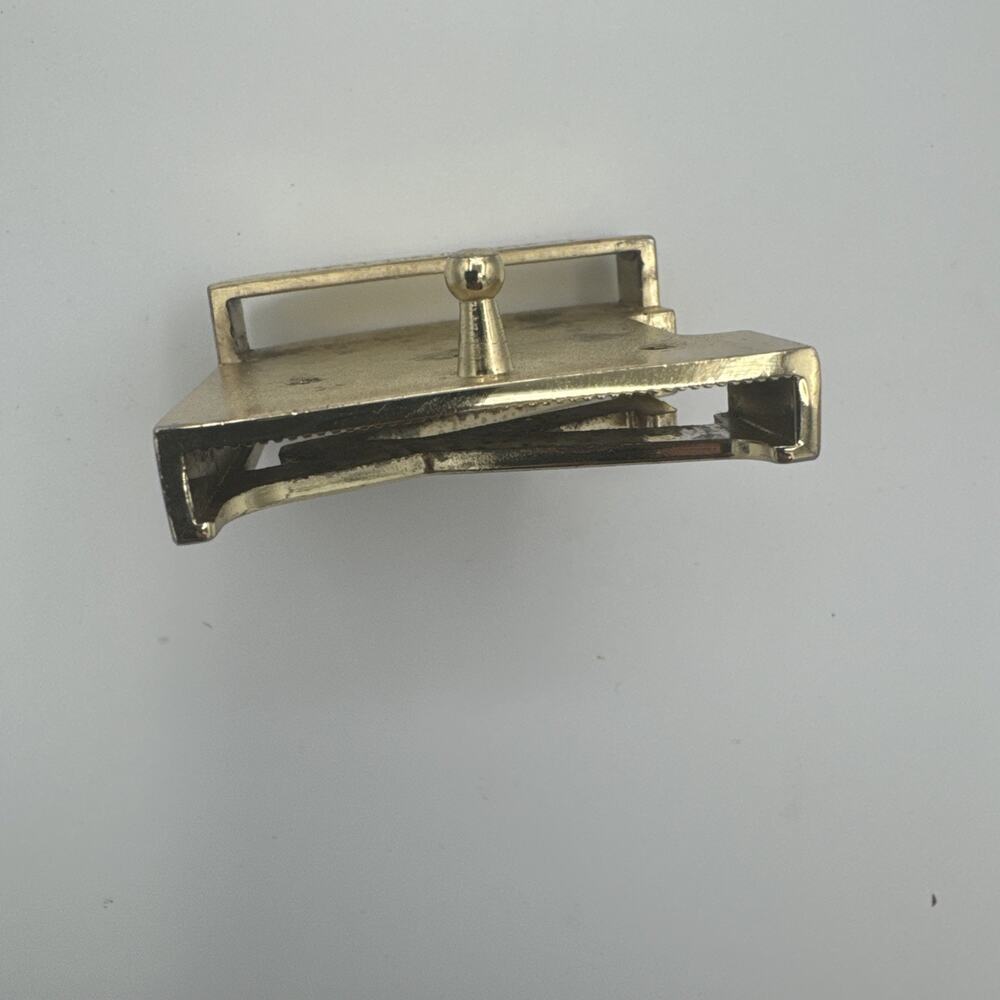 Louis Vuitton LV Iconic Gold Belt Buckle Unisex - Picture 6 of 6